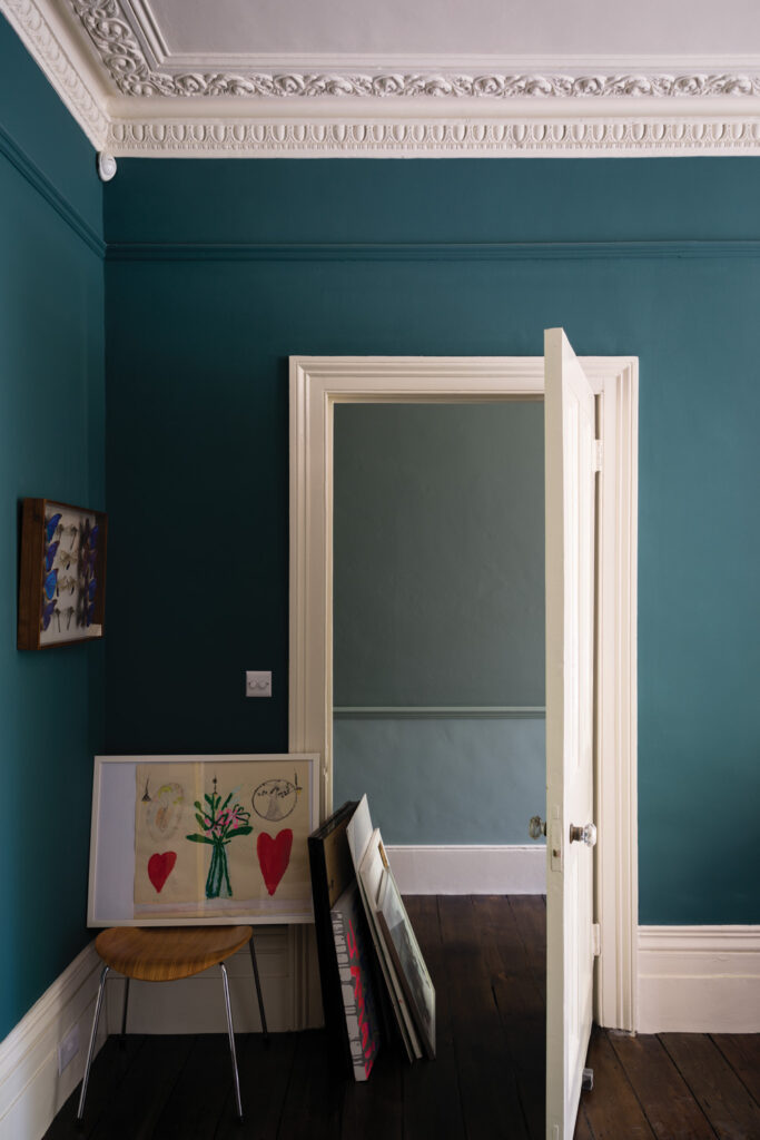 FARROW&BALL 塗料（壁）No.281 Stiffkey Blue（ドア・ドア枠）No.2005 All White